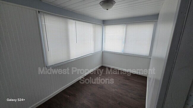 Building Photo - 2209 Central Ave