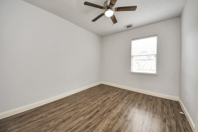 Building Photo - 3738 Lehall St