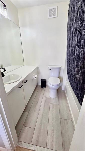 Building Photo - 5400 Jubilee Way