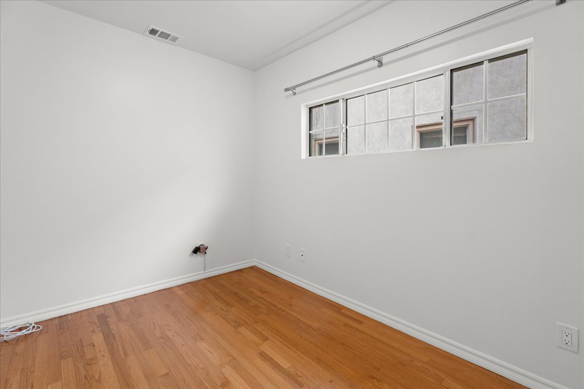 Building Photo - 2126 Selby Ave