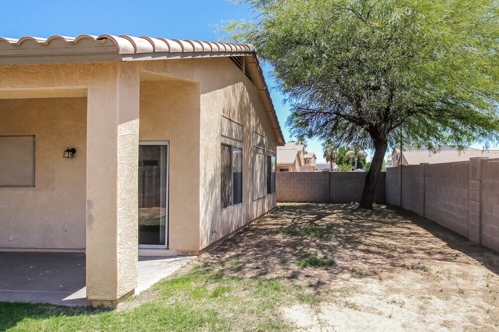 Building Photo - 13425 W Gelding Dr