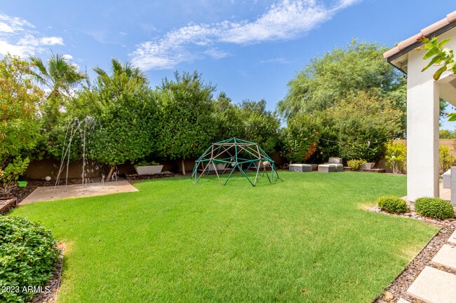 Building Photo - 2931 Madison Vistas Dr