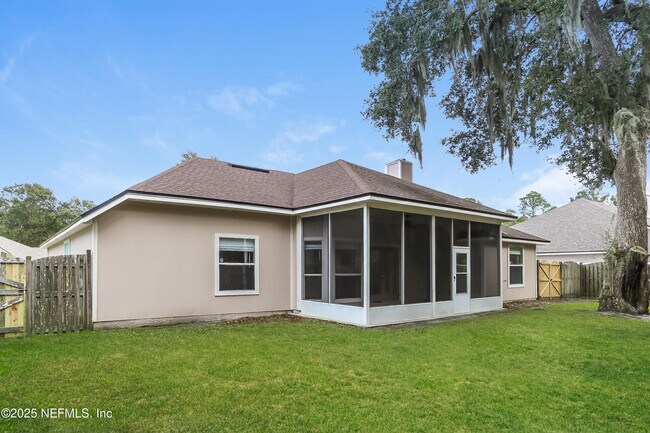 Building Photo - 86293 Fieldstone Dr
