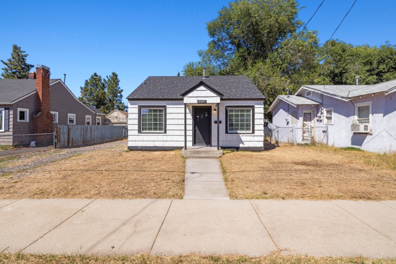 Building Photo - 2335 Darrow Ave