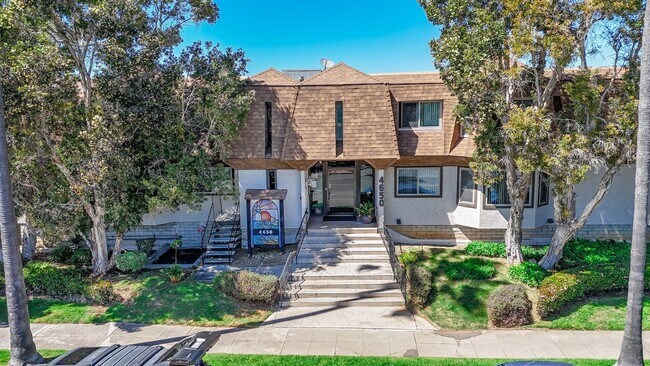Building Photo - Coastal Charm in Ocean Beach – Loma Pacific Condo - Large Ground Level One Bedroom