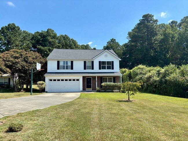 Primary Photo - Room to Breathe! 5 Bedroom Home in Desirab...