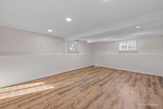 Building Photo - 1019 Maple St