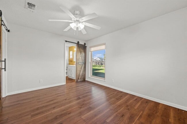 Building Photo - 605 Apache Trail