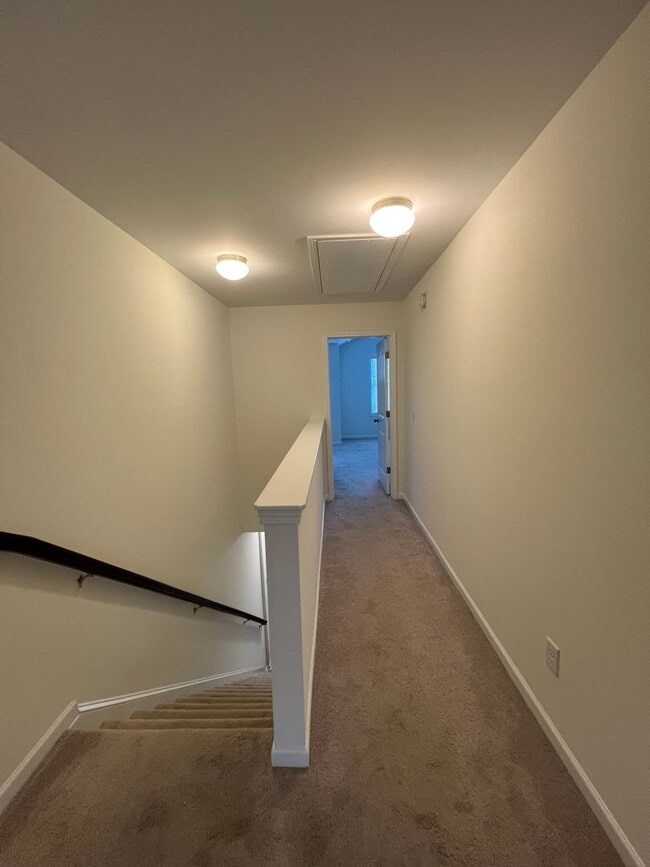 Building Photo - SAYLOR'S WATCH - 3 Bedroom Townhome in Monkey Junction/South Wilmington!