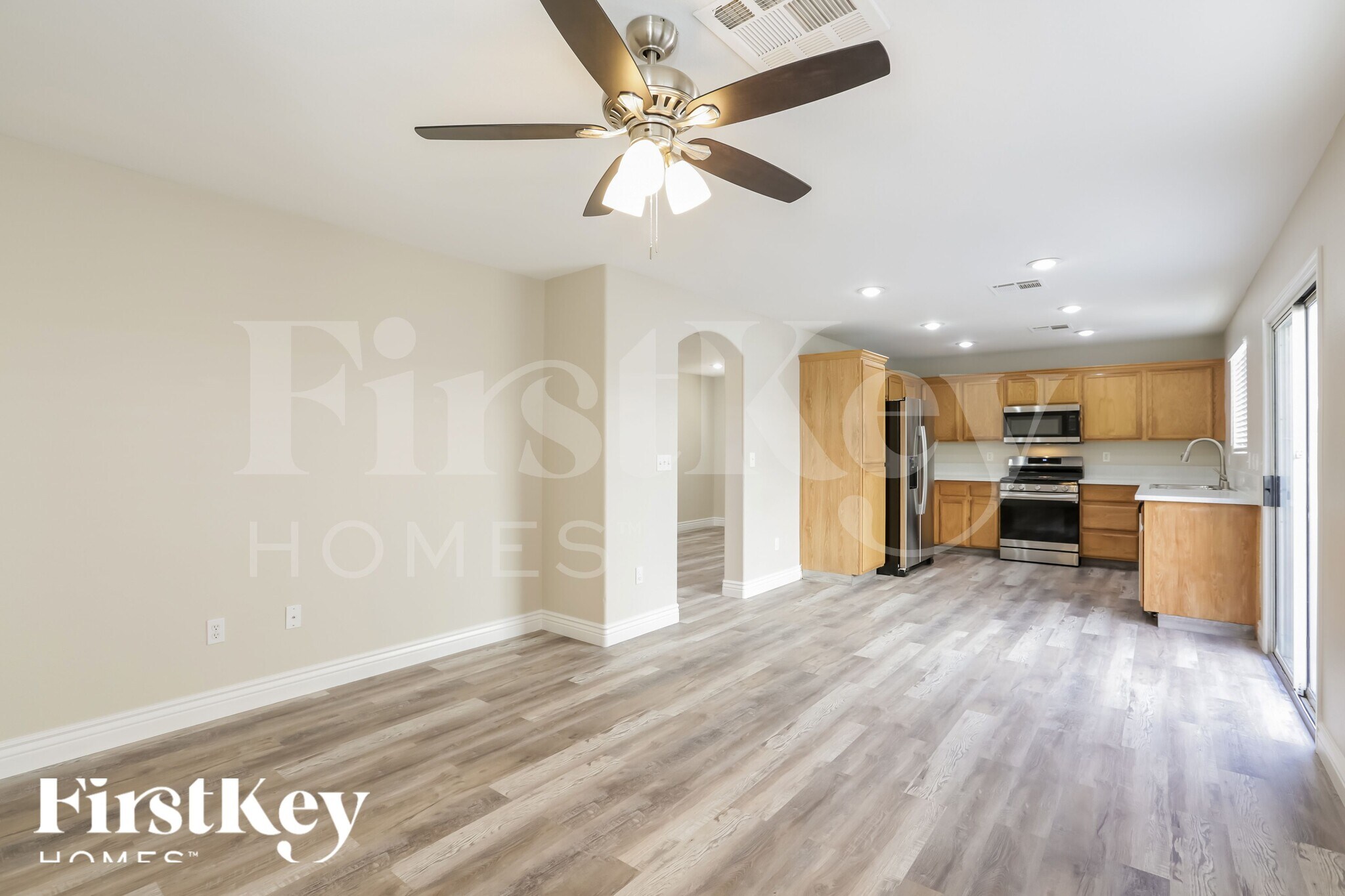 Building Photo - 5681 Woods Crossing St