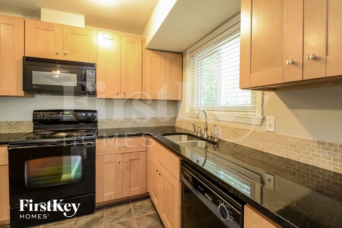 Building Photo - 5169 Selkirk Dr