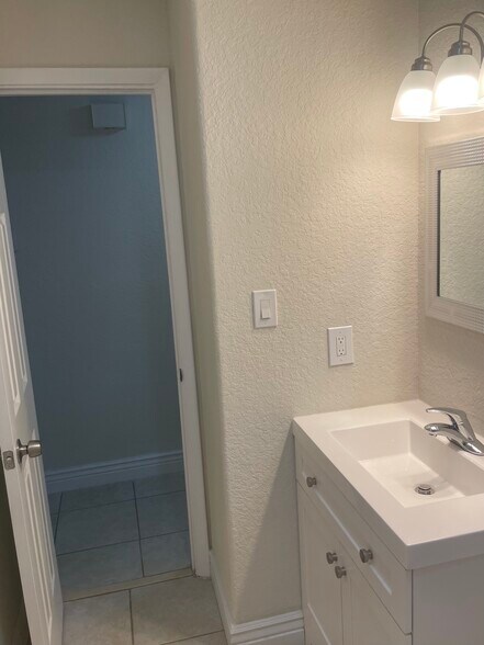 Bathroom - 1331 Manor Dr