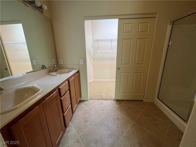 Building Photo - 5445 Progresso St