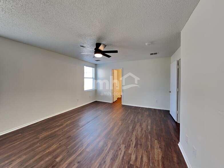 Building Photo - 14847 Canyon Ridge Dr