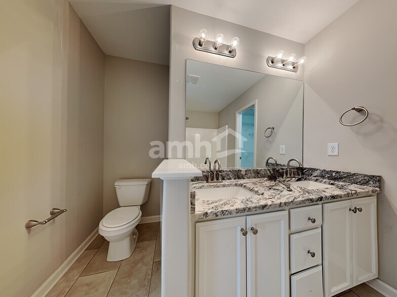 Building Photo - 4983 Old Towne Village Cir