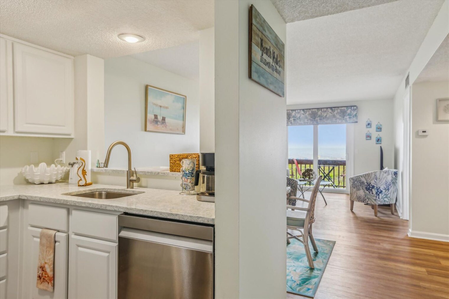 Building Photo - 880 Jimmy Buffett Mem Hwy