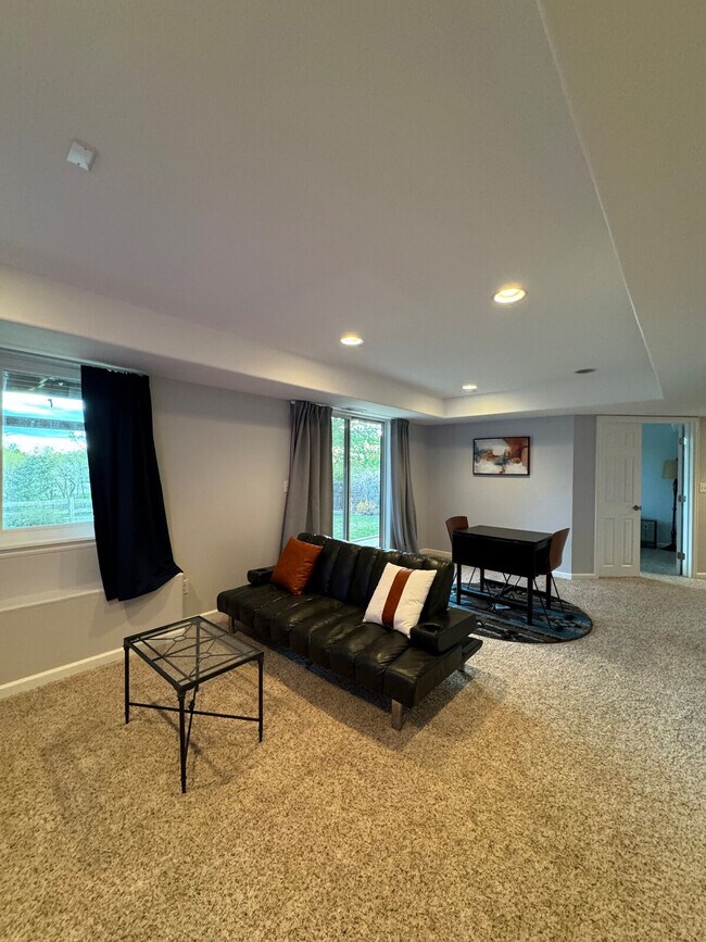 Building Photo - 5494 S Picadilly St