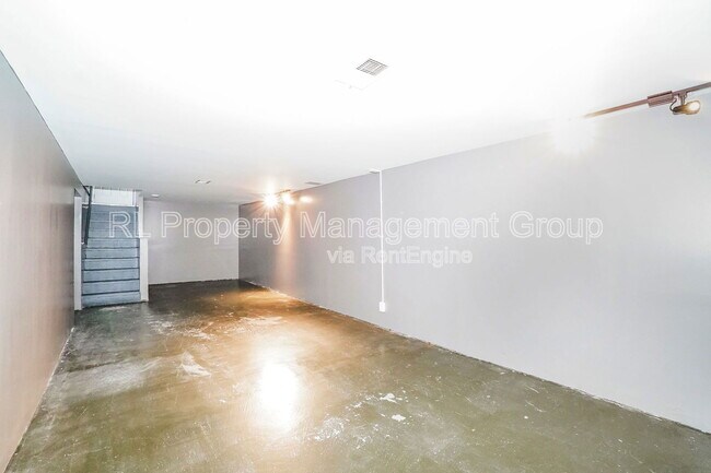 Building Photo - 1422 Weldon Ave