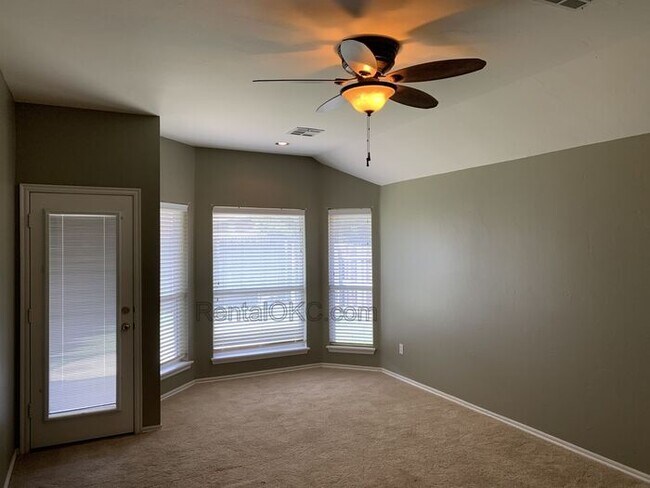 Building Photo - 3 Bed 2 Bath Edmond home with Office [STORM SHELTER]