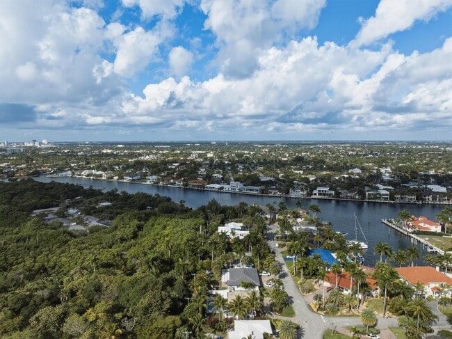 Building Photo - 3036 NE 19th St