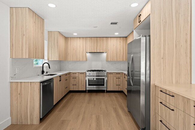 Building Photo - 7631 Westwind Ln