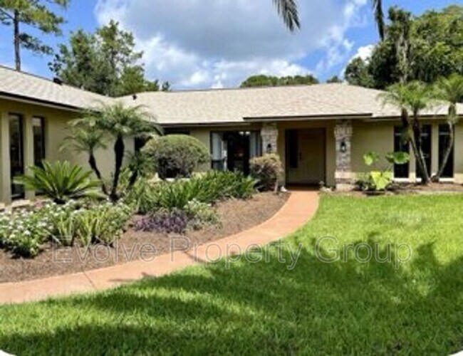 Building Photo - 81 Parkview Dr