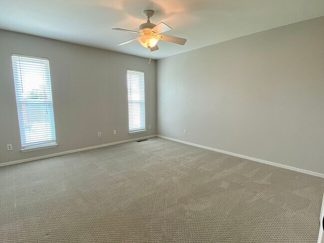 Building Photo - Gorgeous Remodeled Edmond 3 Bed 2 Bath
