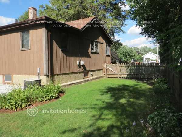Building Photo - 353 E Elm St