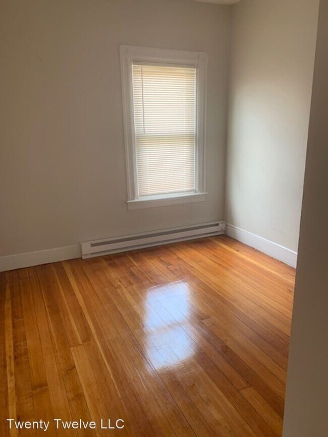 Building Photo - 1 br, 1 bath Apartment - 63-65 Larch Street