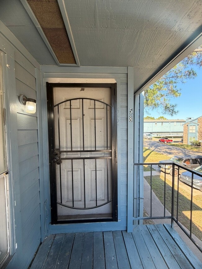 Building Photo - 10001 Westpark Dr