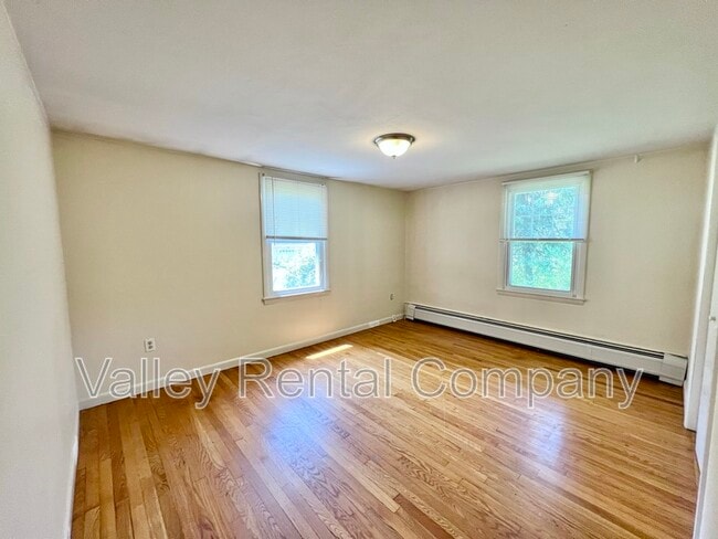 Building Photo - 36 Plumtree Rd
