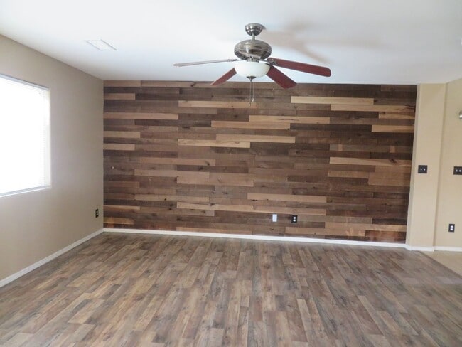Building Photo - Clean 3 Bedroom, 2.5 Bath Home for Rent