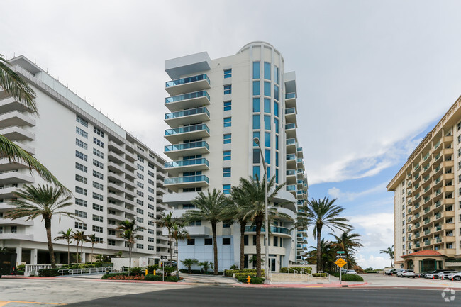 Building Photo - Waverly Surfside Beach