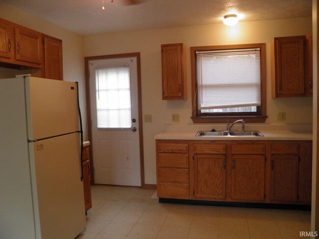 Building Photo - 5217 Raubs Ln