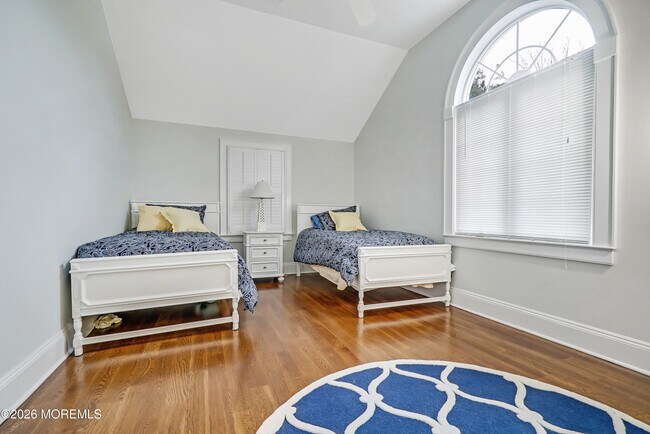 Building Photo - 1552 Runyon Ln