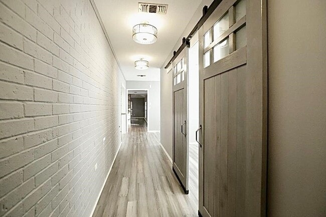 Building Photo - 16 Golf Vw Mnr