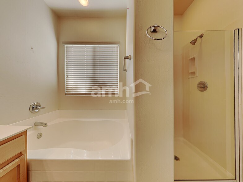 Building Photo - 3240 W Hayden Peak Dr