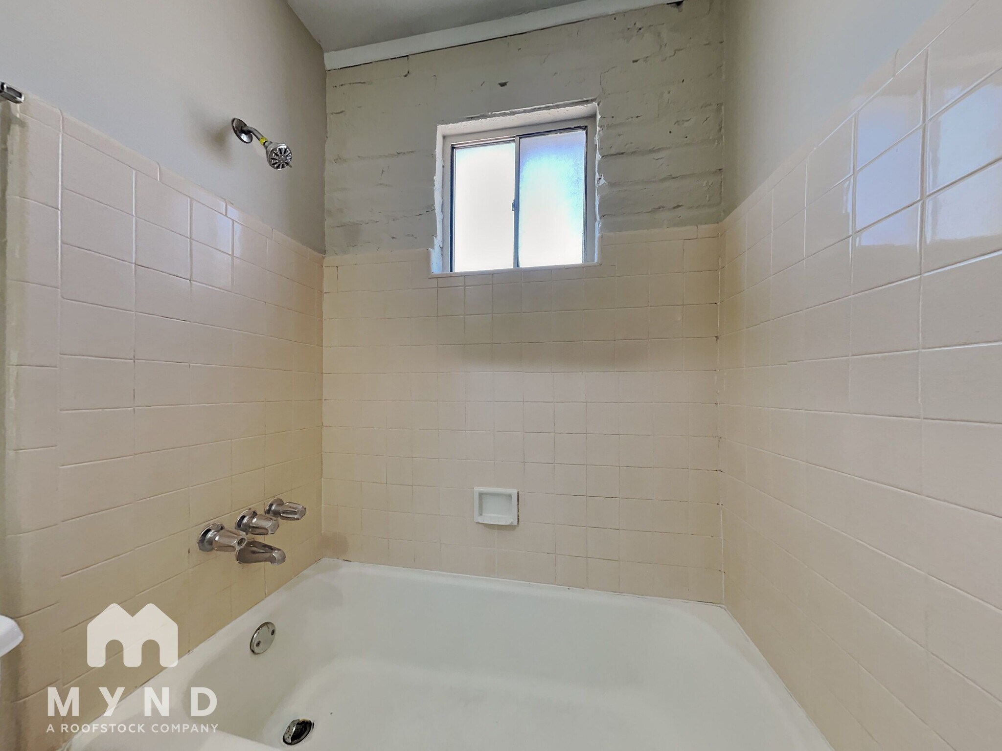 Building Photo - 910 S Dorsey Ln