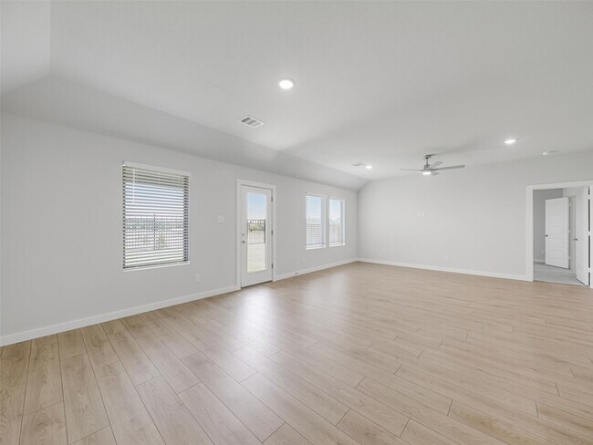 Building Photo - 1136 Del Rio Dr