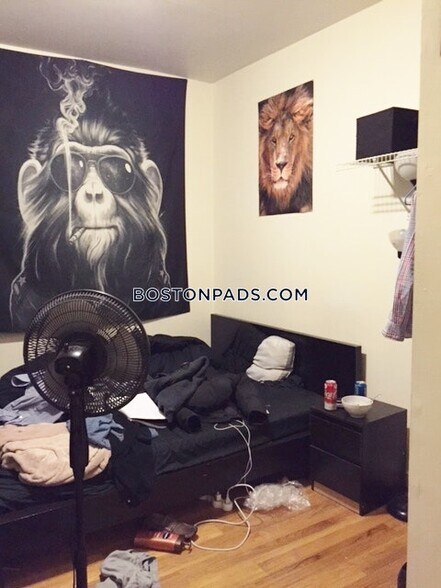 Building Photo - 616 Columbus Ave