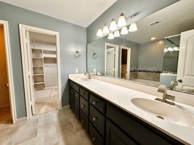 Building Photo - 14001 Korbyn Dr