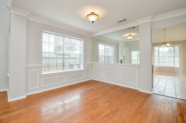 Building Photo - 1206 Green Knoll Dr