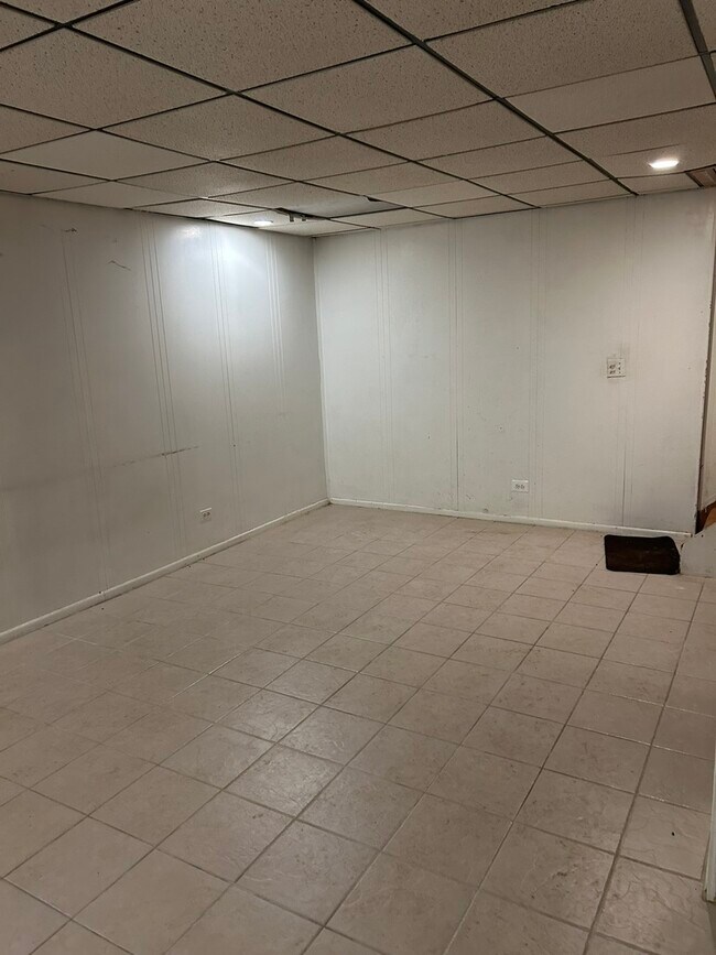 Building Photo - 1373 Whispering Springs Cir