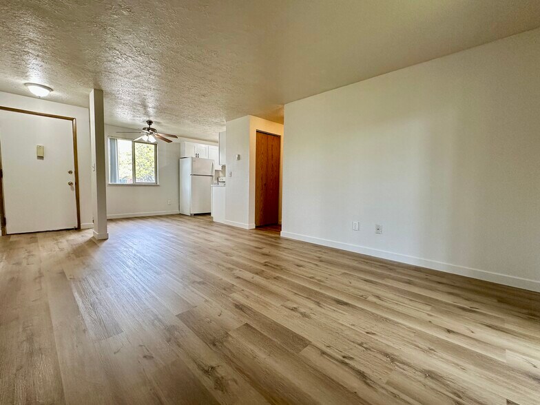 Building Photo - 3640 SW 114th Ave