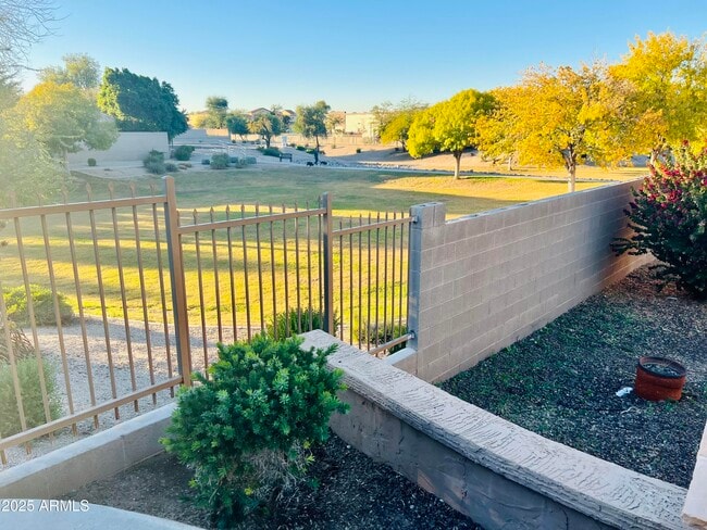 Building Photo - 1807 E Valencia Dr