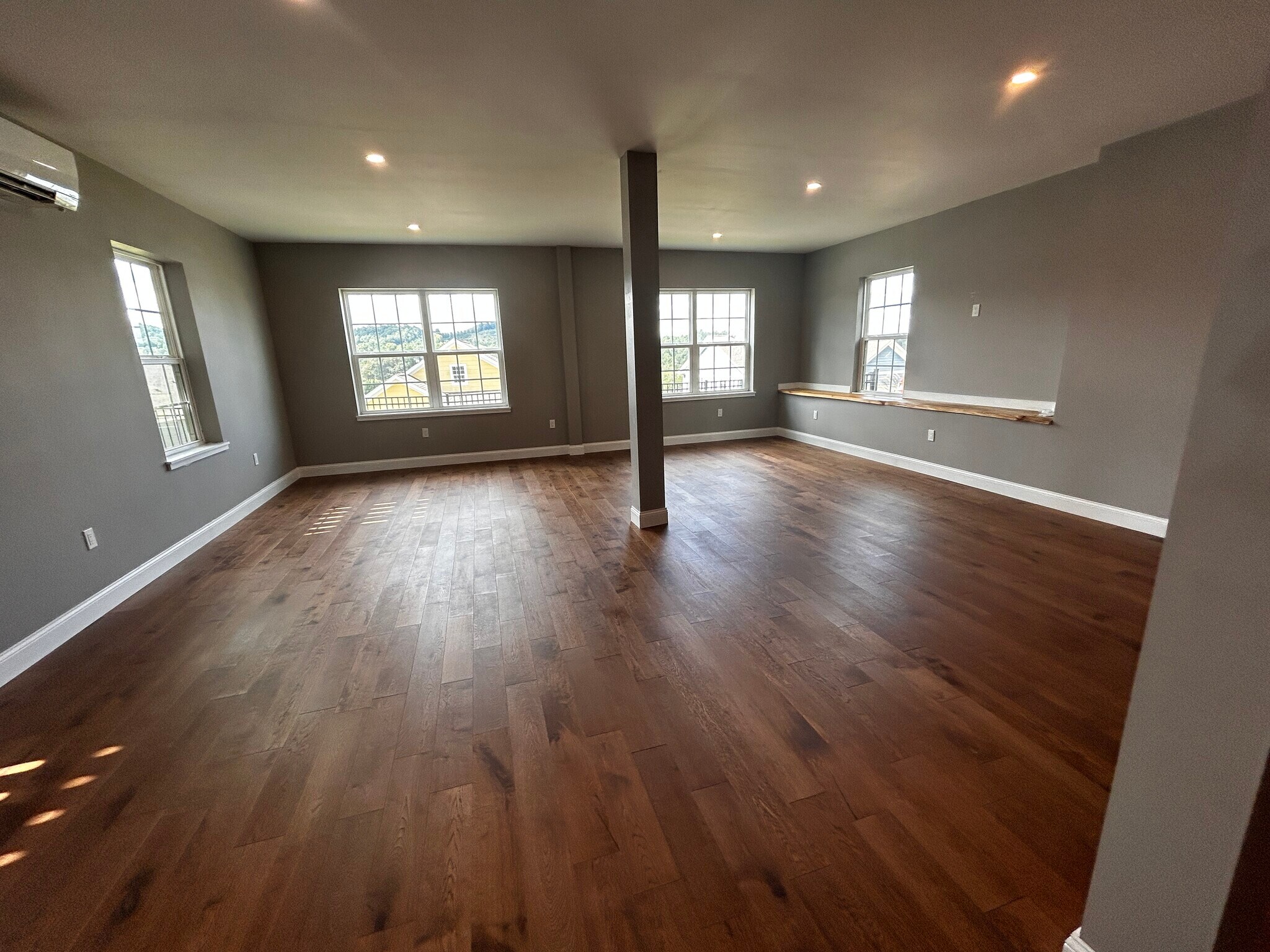 Open living and kitchen area - 4 Southern Way Ln