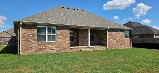 Building Photo - 957 Jameson St