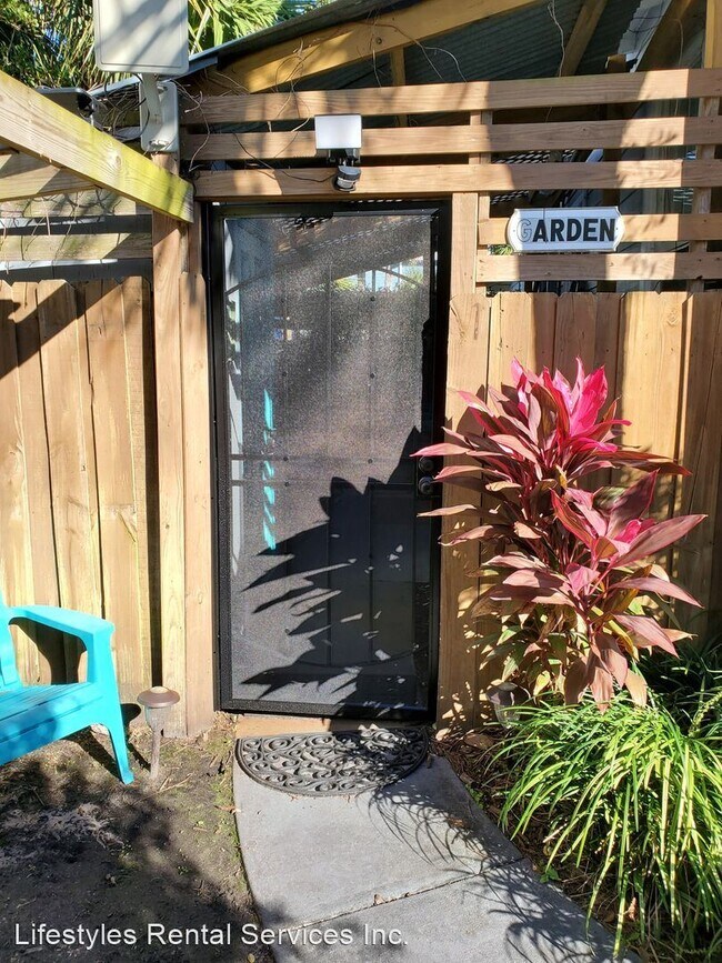 Building Photo - 1 br, 1 bath House - 530 2nd St #1