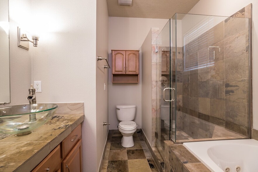 Building Photo - 1032 Magnolia Blossom Ct