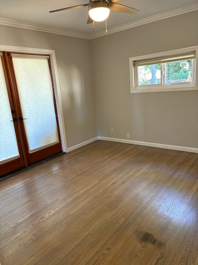 Building Photo - La Crescenta 3 bedroom 2 bath updated home.